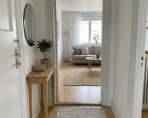 Lys 3-værelses med altan, parkering og egen vaskemaskine – 88 m2 klar til indflytning