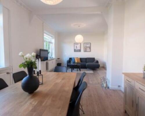 Møbleret 3-værelses lejlighed med parkering