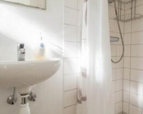 Møbleret 3-værelses lejlighed med parkering