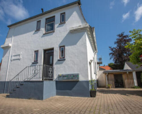 Møbleret 3-værelses lejlighed med parkering