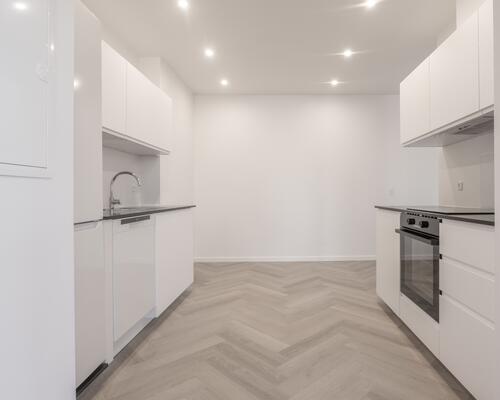 Nybygget luksus lejlighed i Sygehusparken - 4 værelser, privat altan og mange fællesfaciliteter