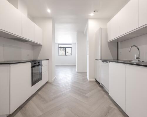 Nybygget luksus lejlighed i Sygehusparken - 4 værelser, privat altan og mange fællesfaciliteter