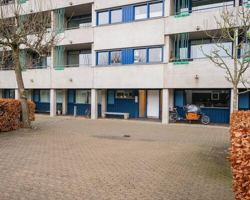 Flot og velindrettet 2-værelses lejlighed med stor altan – lige ved Botanisk Have