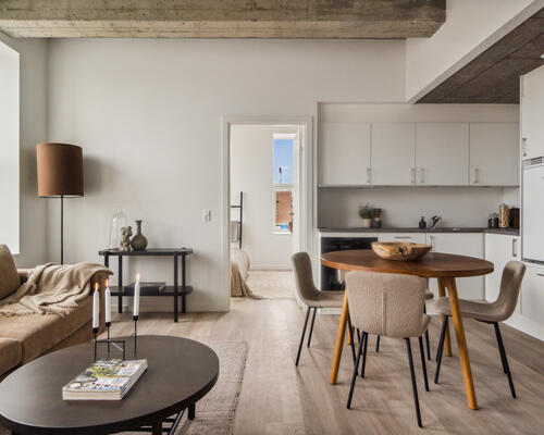 Moderne 3-værelses i rustikke rammer