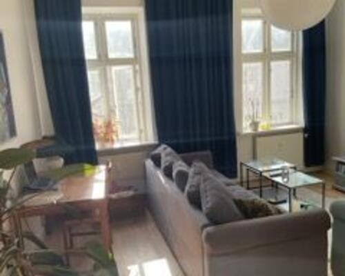 Nydelig stor 2. værelses lejlighed