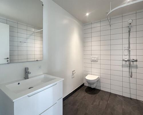 Fantastisk lejlighed med 3 altaner, atriumgård og panoramaudsigt