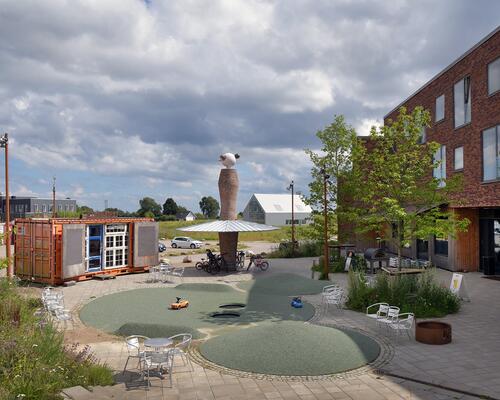 Fantastisk lejlighed med 3 altaner, atriumgård og panoramaudsigt