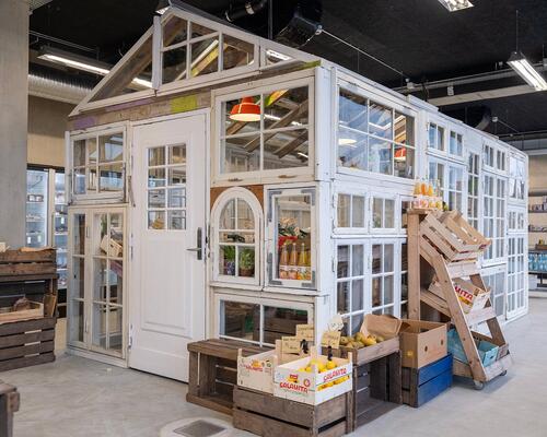 Fantastisk lejlighed med 3 altaner, atriumgård og panoramaudsigt