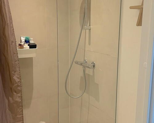 Eksklusiv penthouse med stor tagterrasse og fjordudsigt