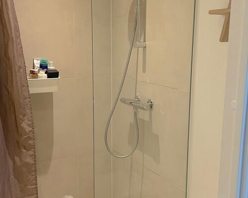 Eksklusiv penthouse med stor tagterrasse og fjordudsigt