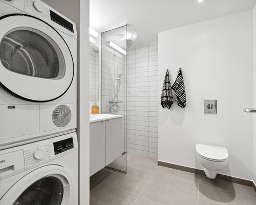 Moderne 4-værelses med stor terrasse og lækkert køkken-alrum