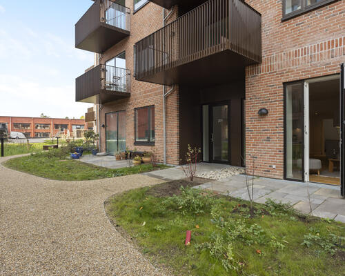 Moderne 4-værelses med stor terrasse og lækkert køkken-alrum