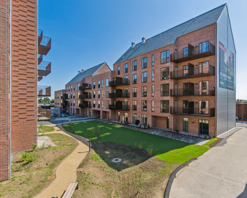 Moderne 4-værelses med stor terrasse og lækkert køkken-alrum
