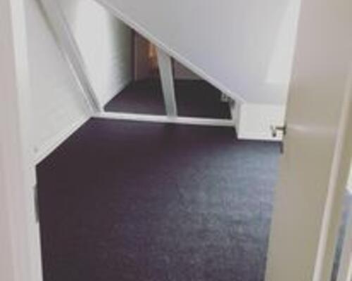 Stor lejlighed i 2 plan