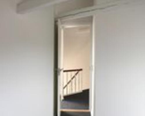 Stor lejlighed i 2 plan