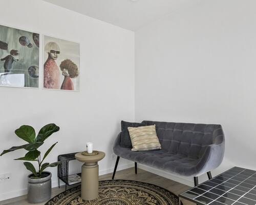 Dejlig 3-vær. lejlighed på 1. sal med egen privat altan i Aarhus N.