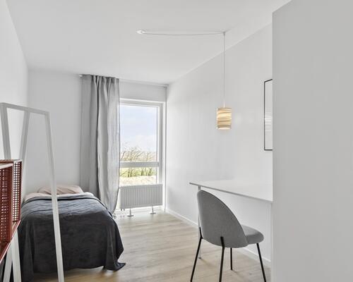 Dejlig 3-vær. lejlighed på 1. sal med egen privat altan i Aarhus N.