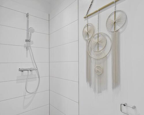 Dejlig 3-vær. lejlighed på 1. sal med egen privat altan i Aarhus N.