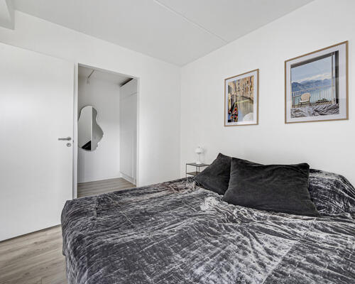 Flot 3-værelses lejlighed med walk-in og stor altan på Eternitten