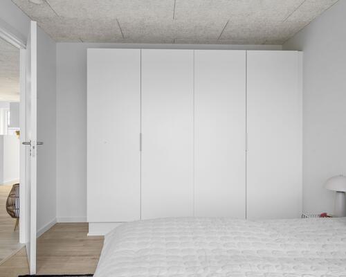 Nyopført familievenligt rækkehus i Snejbjerg med privat have/terrasse og mulighed for ladestander.