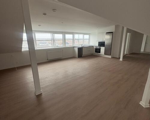 Flot stor nyopført 2. Værelses lejlighed