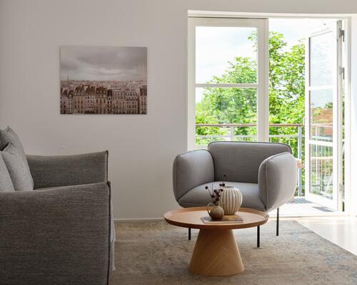 Stor 3-værelses lejlighed i skønne omgivelser