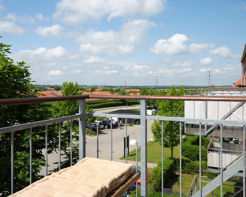 Stor 3-værelses lejlighed i skønne omgivelser