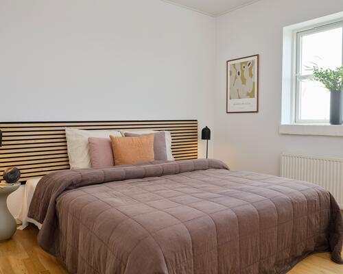 Stor 3-værelses lejlighed i skønne omgivelser