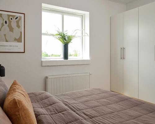 Stor 3-værelses lejlighed i skønne omgivelser