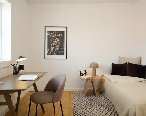 Stor 3-værelses lejlighed i skønne omgivelser