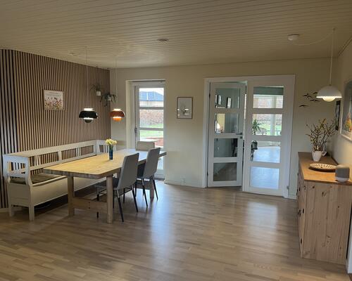 Kom og bo i skønne Hou (Østjylland)