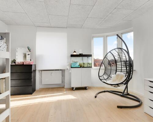 Flot renoveret 3-værelses lejlighed i centrum