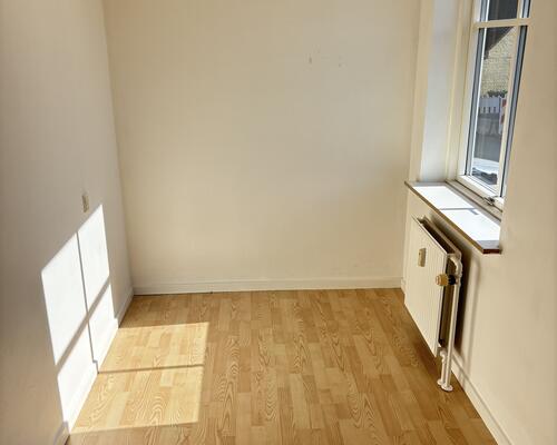 🏡 Ledigt lejemål i Gelsted – kun 3 minutters gang fra stationen
