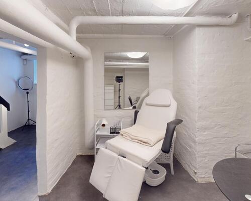 Rummelig lejlighed i hjertet af Aalborg med livlig atmosfære