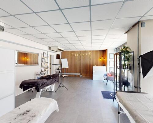 Rummelig lejlighed i hjertet af Aalborg med livlig atmosfære