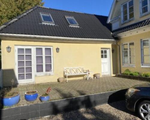 Flot 3-værelses lejlighed i Hjallerup