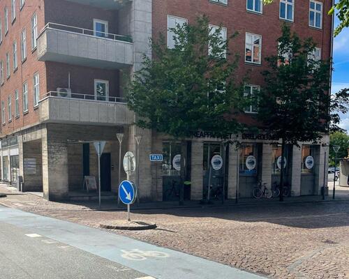 Rummelig lejlighed med central beliggenhed i Aalborg