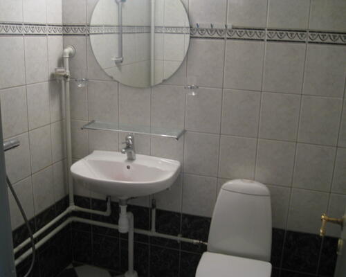 Lys og rummelig 4 værelses lejlighed i Odense C