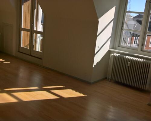 Lys 2 værelses lejlighed med altan i Nyborg