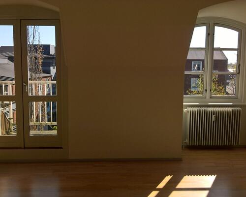 Lys 2 værelses lejlighed med altan i Nyborg