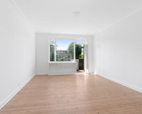 Skøn møbleret lejlighed med altan | Hellerup