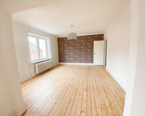 Nyrenoveret 3-værelses lejlighed i Aalborg centrum