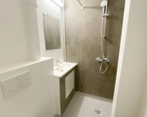 Nyrenoveret 3-værelses lejlighed i Aalborg centrum