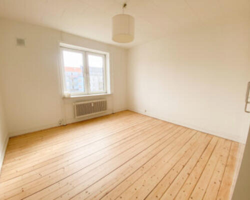 Nyrenoveret 3-værelses lejlighed i Aalborg centrum