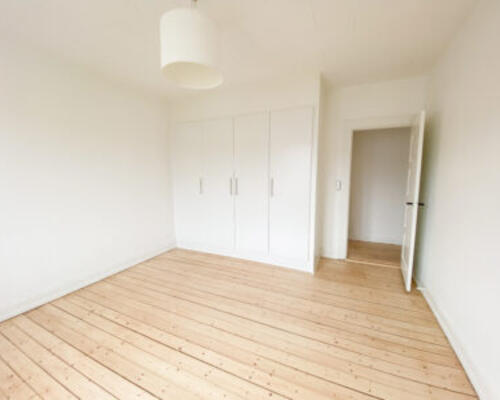 Nyrenoveret 3-værelses lejlighed i Aalborg centrum