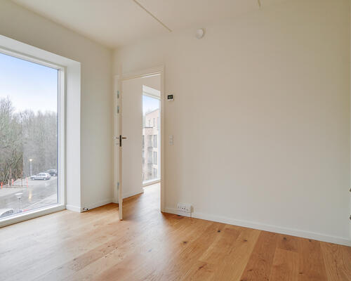 Moderne 3 værelses lejlighed med altan i Odense M