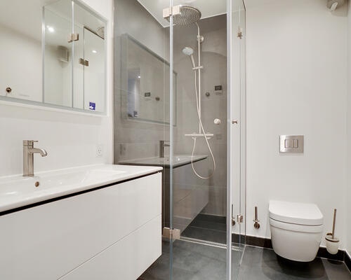 Moderne 3 værelses lejlighed med altan i Odense M