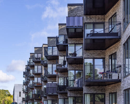 Lys og indbydende seniorbolig i naturskønne Munkebjerg Park