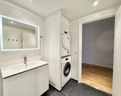 Lys og indbydende seniorbolig i naturskønne Munkebjerg Park