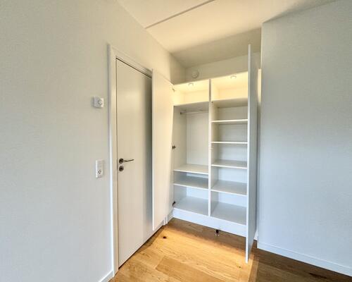 Lys og indbydende seniorbolig i naturskønne Munkebjerg Park